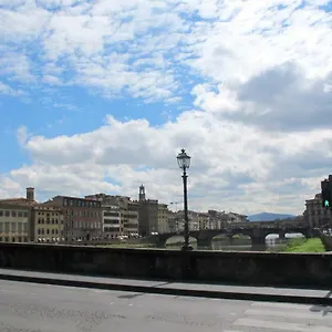 Renovated Central Appartamento